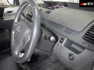 TOYOTA VOXY 2008