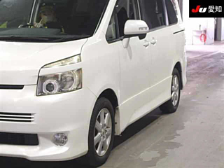 TOYOTA VOXY 2008