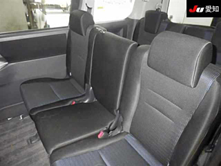 TOYOTA VOXY 2008
