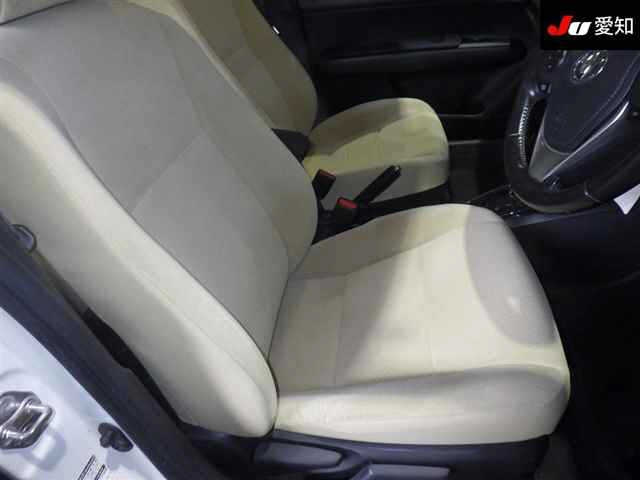 TOYOTA COROLLA AXIO 2015