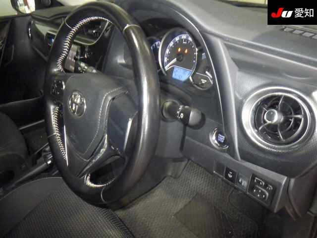 TOYOTA AURIS 2015