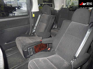 TOYOTA VELLFIRE 2013