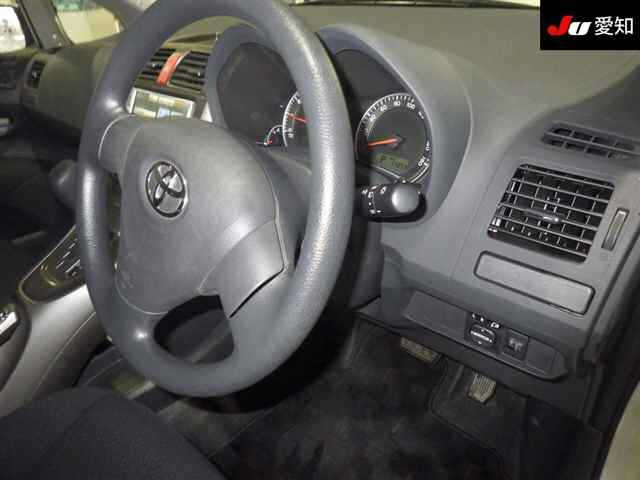 TOYOTA AURIS 2008