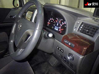 TOYOTA VELLFIRE 2013