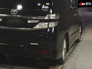 TOYOTA VELLFIRE 2013