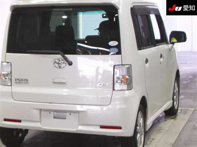 TOYOTA PIXIS SPACE 2012