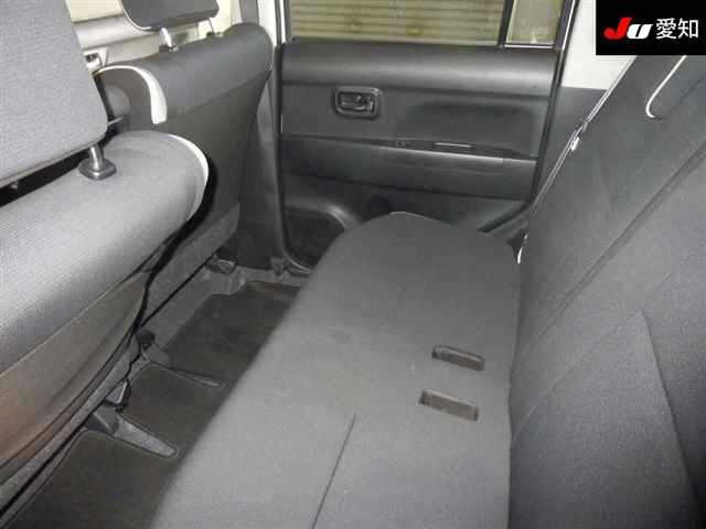 TOYOTA PIXIS SPACE 2012