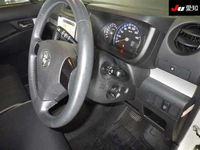 TOYOTA PIXIS SPACE 2012