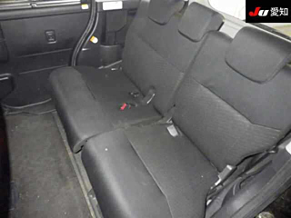 TOYOTA ROOMY 2017