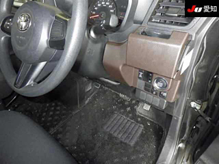 TOYOTA ROOMY 2017