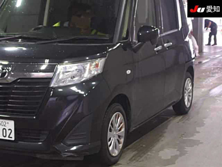 TOYOTA ROOMY 2017