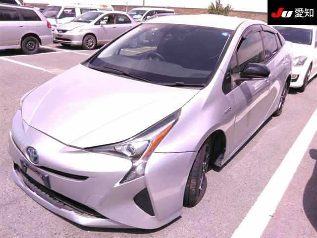 TOYOTA PRIUS 2016