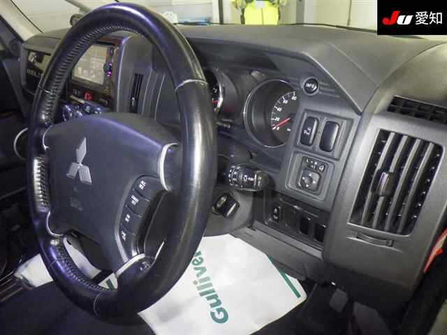 MITSUBISHI DELICA D5 2014