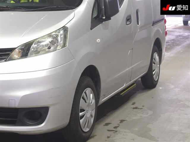 NISSAN NV200 2013