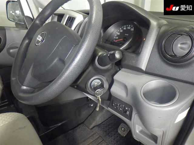 NISSAN NV200 2013