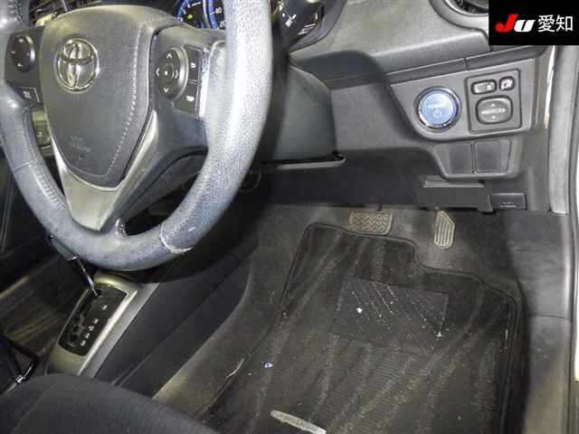 TOYOTA COROLLA AXIO 2015