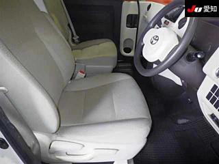 TOYOTA PORTE 2013