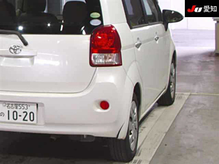 TOYOTA PORTE 2013