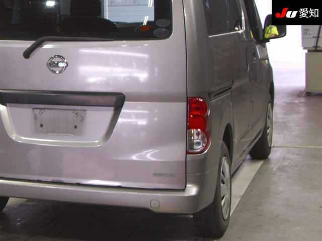 NISSAN NV200 2010
