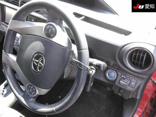 TOYOTA AQUA 2013