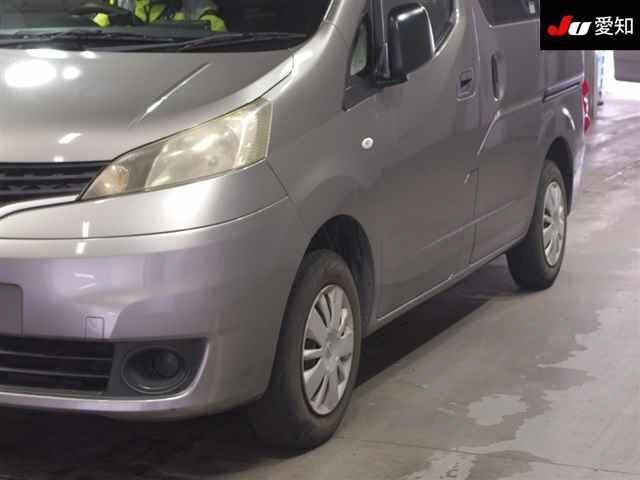 NISSAN NV200 2010