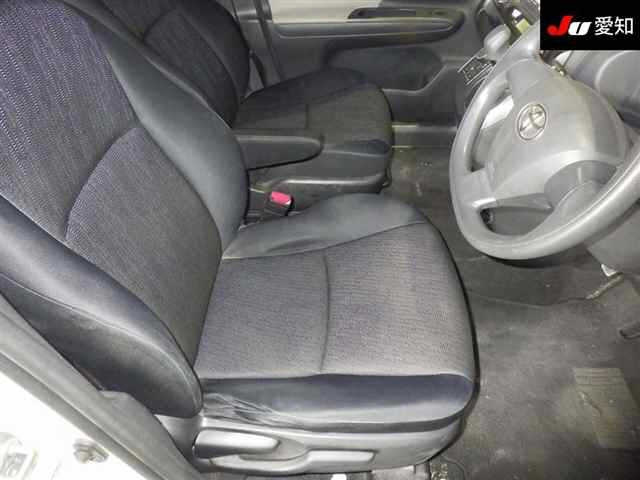 TOYOTA WISH 2009