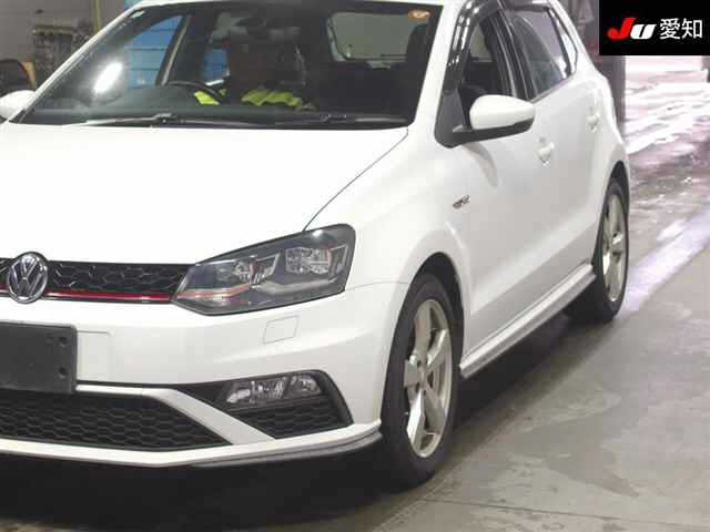 VOLKSWAGEN POLO 2016
