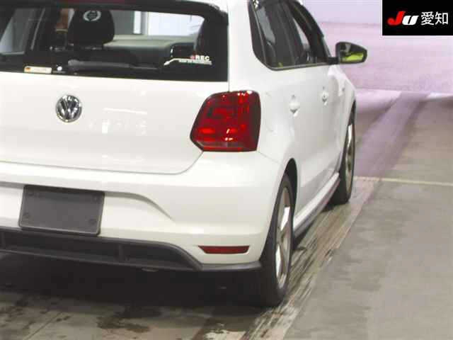 VOLKSWAGEN POLO 2016