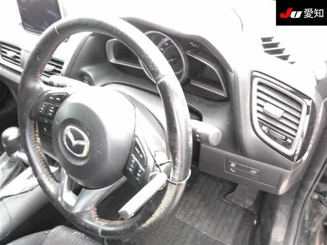 MAZDA AXELA 2016