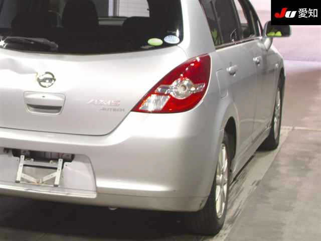 NISSAN TIIDA 2010