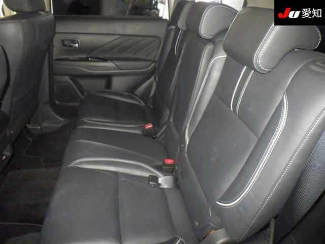 MITSUBISHI OUTLANDER PHEV 2016