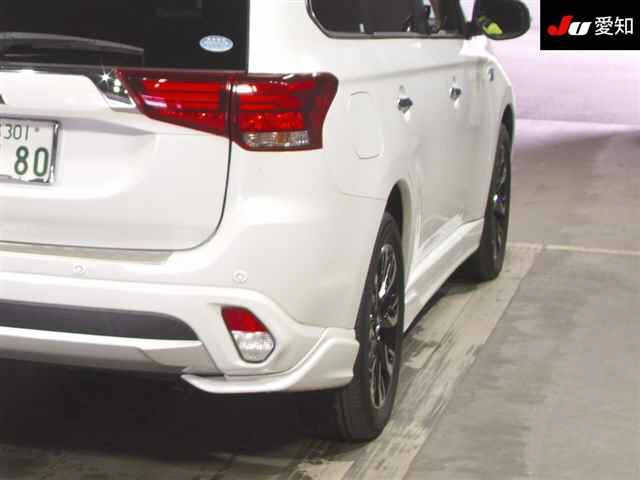 MITSUBISHI OUTLANDER PHEV 2016
