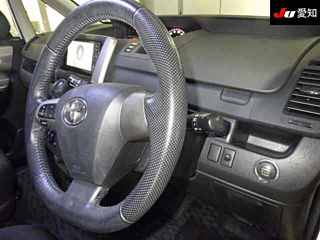 TOYOTA NOAH 2012