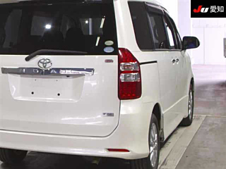 TOYOTA NOAH 2012