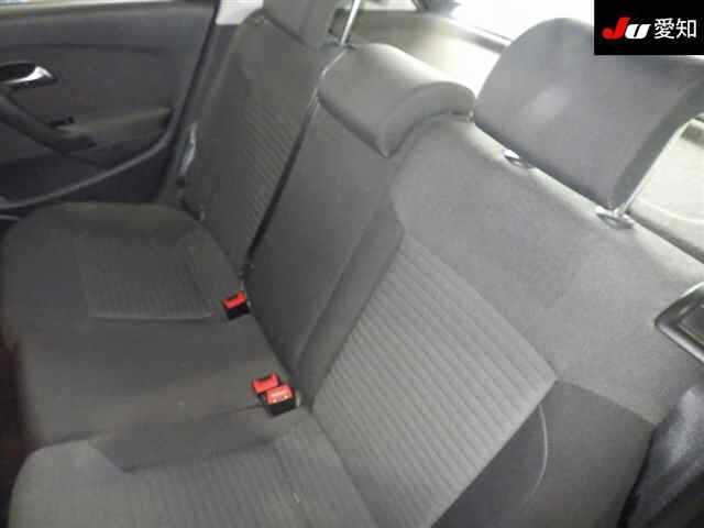 VOLKSWAGEN POLO 2012