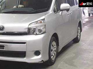 TOYOTA VOXY 2012