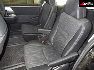 TOYOTA VOXY 2012