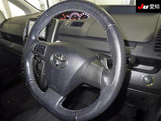 TOYOTA VOXY 2012