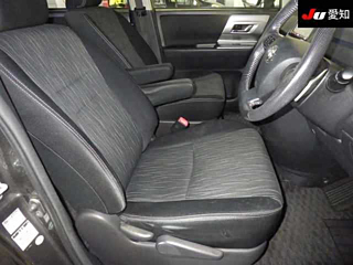 TOYOTA VOXY 2012