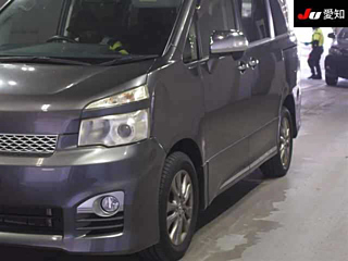 TOYOTA VOXY 2012