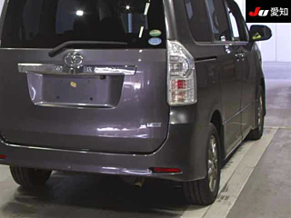 TOYOTA VOXY 2012