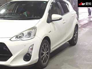 TOYOTA AQUA 2016
