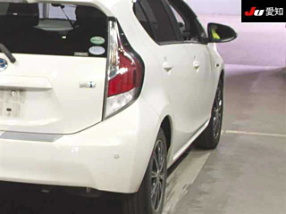 TOYOTA AQUA 2016