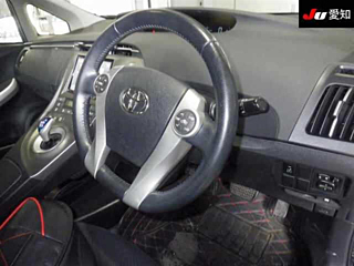 TOYOTA PRIUS 2013