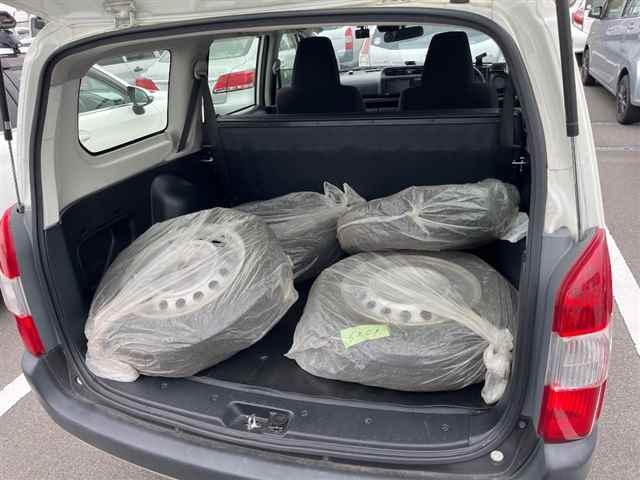 TOYOTA PROBOX 2017