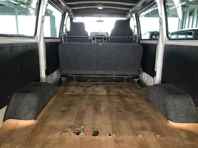 NISSAN CARAVAN VAN 2009