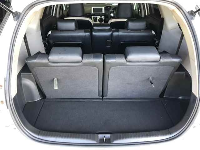 TOYOTA WISH 2012