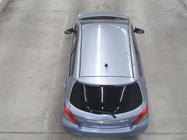 TOYOTA VITZ 2012