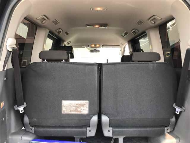 TOYOTA NOAH 2008