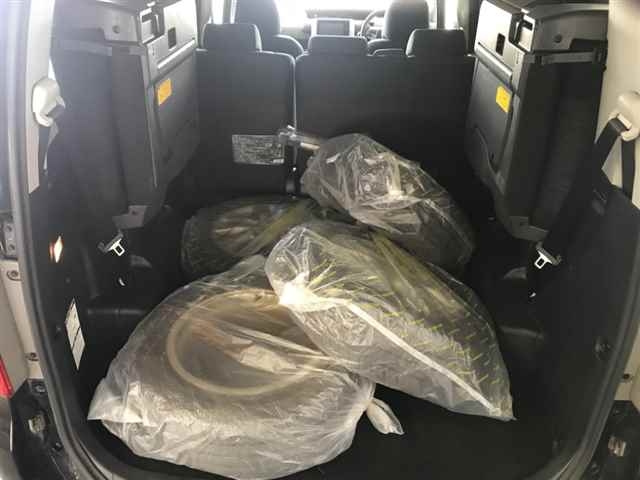 TOYOTA NOAH 2013